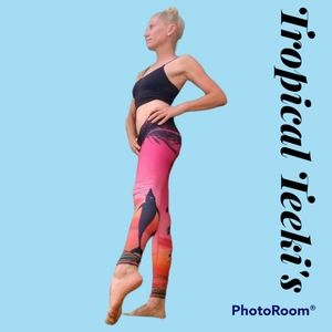 Teeki "love the adventure" yoga leggings